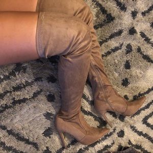 Lola Shoetique Over the Knee Boots 👢